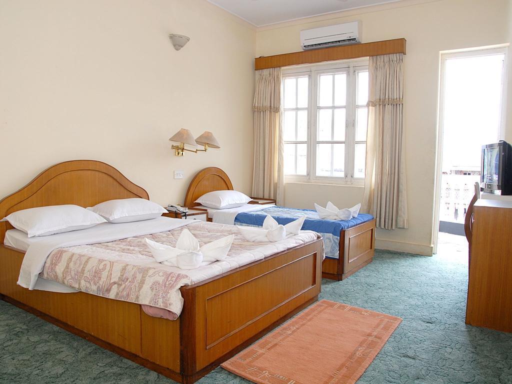Hotel Blue Heaven Pokhara Eksteriør bilde